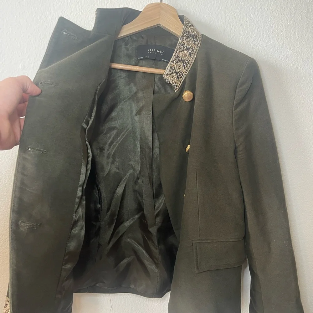 Blazer - Picture 3 of 3